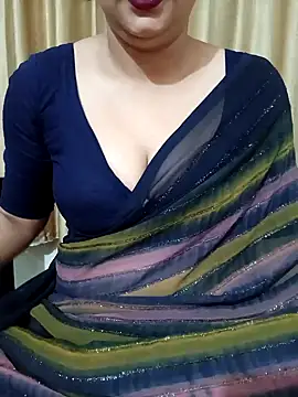 Snapshot of Priya_Boudi chatting on 01/09/25, 03:44 Priya Boudi online show from 01/09/25, 03:44