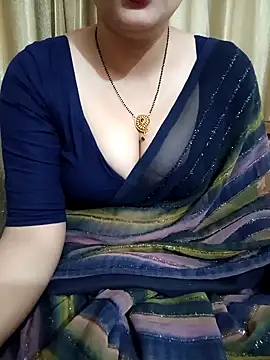 Snapshot of Priya_Boudi chatting on 01/09/25, 06:47 Priya Boudi online show from 01/09/25, 06:47