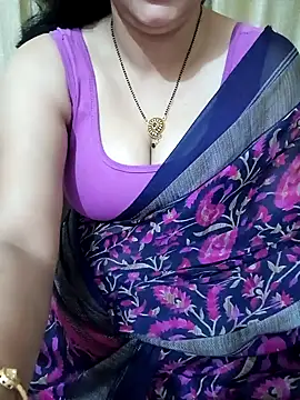 Snapshot of Priya_Boudi chatting on 01/10/25, 04:30 Priya Boudi online show from 01/10/25, 04:30