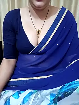 Snapshot of Priya_Boudi chatting on 01/21/25, 04:37 Priya Boudi online show from 01/21/25, 04:37