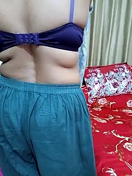 Snapshot of Priya_Boudi chatting on 02/21/25, 08:05 Priya Boudi online show from 02/21/25, 08:05