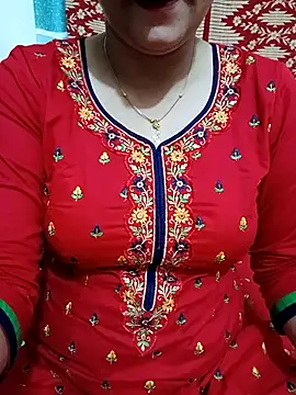 Snapshot of Priya_Boudi chatting on 03/04/25, 05:03 Priya Boudi online show from 03/04/25, 05:03