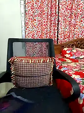 Snapshot of Priya_Boudi chatting on 10/14/25, 06:31 Priya Boudi online show from 10/14/25, 06:31