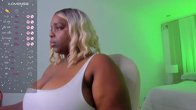 Snapshot of Rebeka_spencer chatting on 02/22/25, 11:13 Rebeka spencer online show from 02/22/25, 11:13