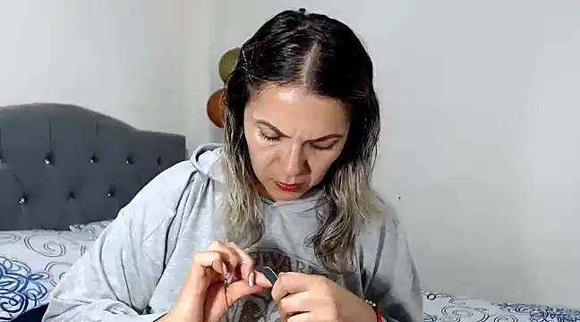 Chantal hott online show from 03/06/25, 07:43