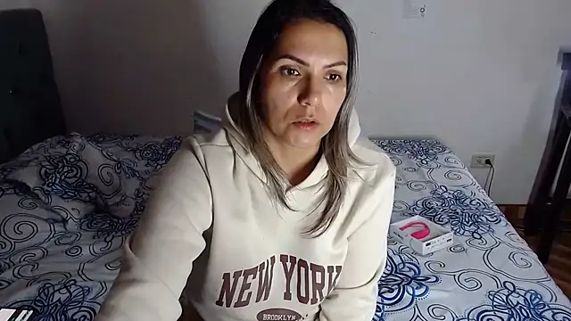 Snapshot of Chantal_hott chatting on 07/14/26, 07:30 Chantal hott online show from 07/14/26, 07:30