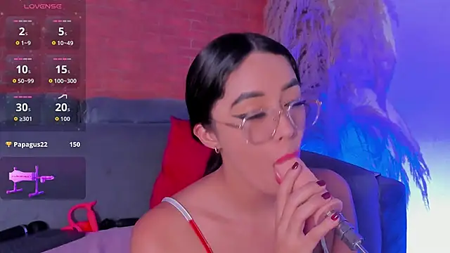 Salome Villa online show from 02/17/26, 11:44