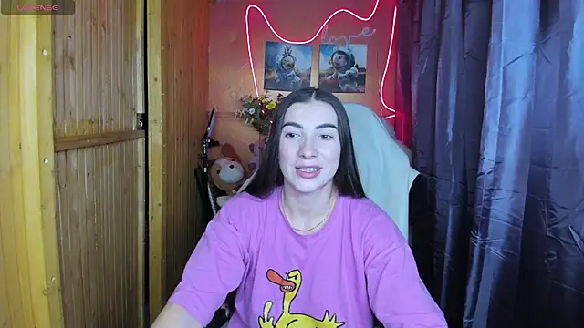 Fiery Brunette  online show from 01/04/25, 09:00