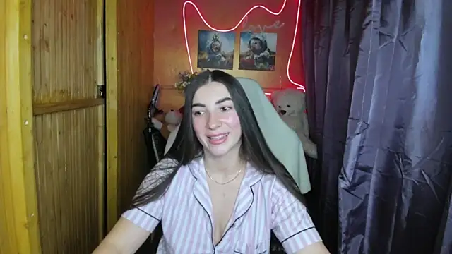 Fiery Brunette  online show from 02/09/25, 10:31