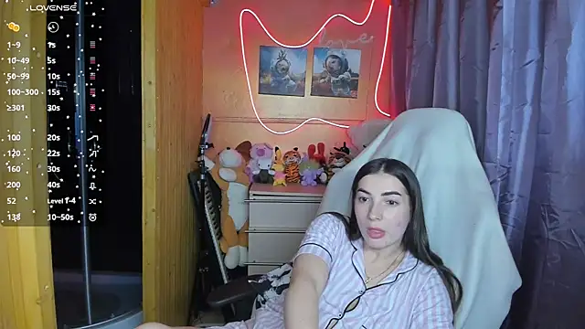 Fiery Brunette  online show from 02/27/25, 04:43