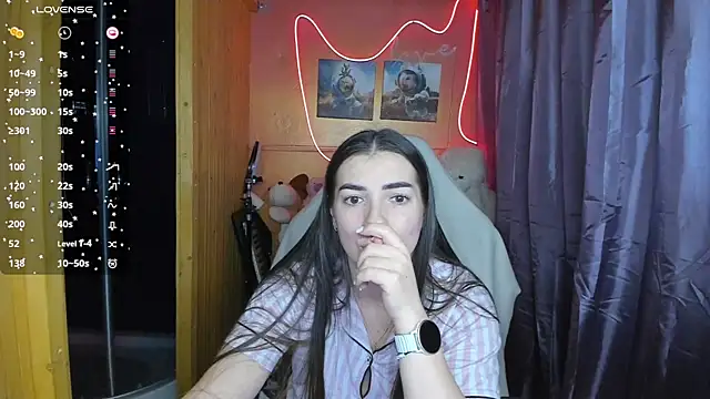 Fiery Brunette  online show from 02/28/25, 02:31