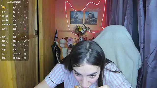 Fiery Brunette  online show from 03/09/25, 05:00