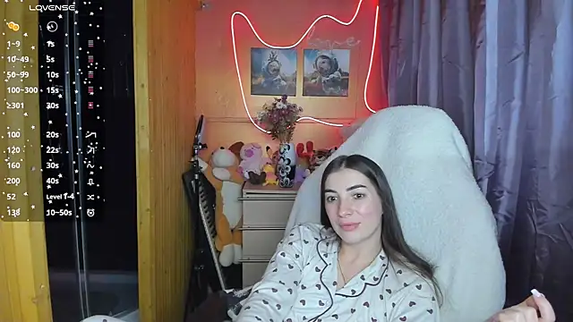 Fiery Brunette  online show from 03/12/25, 11:31