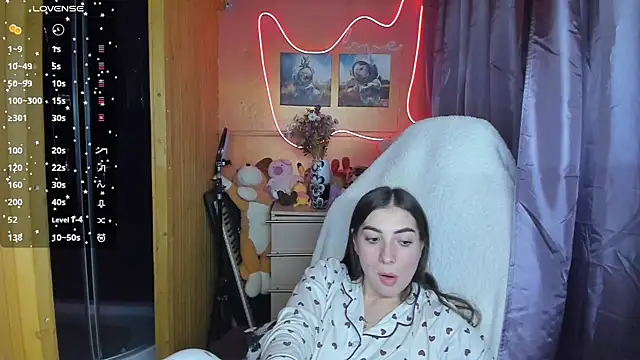 Fiery Brunette  online show from 03/12/25, 02:34