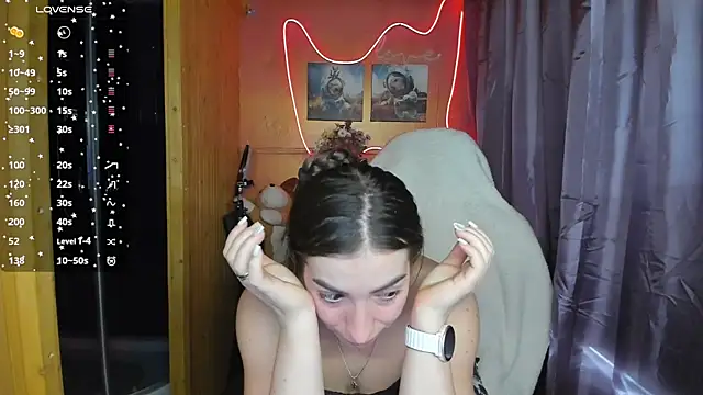 Fiery Brunette  online show from 03/15/25, 08:37