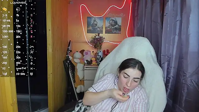 Fiery Brunette  online show from 03/20/25, 10:32