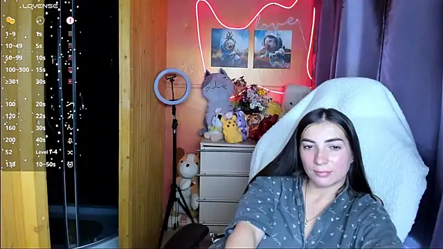 Fiery Brunette  online show from 09/28/25, 07:58