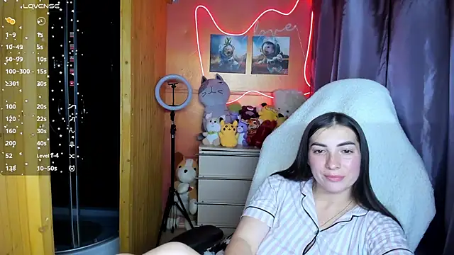 Fiery Brunette  online show from 10/05/25, 03:38