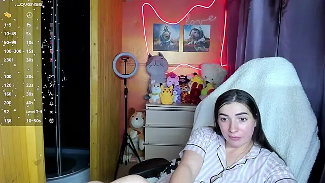 Fiery Brunette  online show from 10/07/25, 03:31