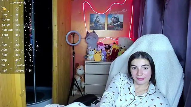 Fiery Brunette  online show from 10/08/25, 05:54