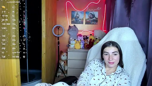 Fiery Brunette  online show from 11/07/25, 06:30