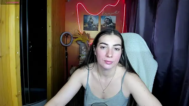 Fiery Brunette  online show from 11/22/25, 12:26