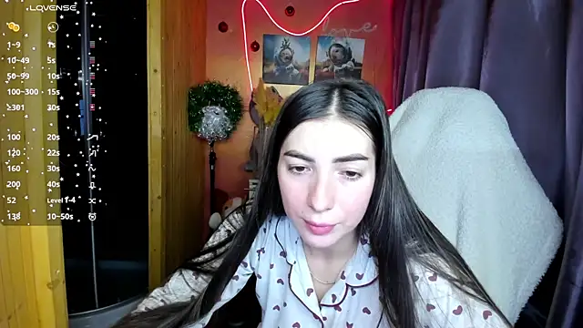 Fiery Brunette  online show from 12/21/25, 06:31