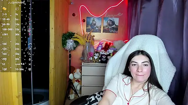 Fiery Brunette  online show from 01/06/26, 08:51