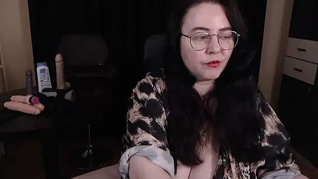 Snapshot of poshmistress chatting on 05/26/26, 05:47 poshmistress online show from 05/26/26, 05:47