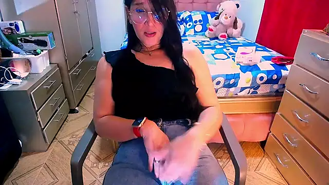 BitterMomXxx online show from 02/08/25, 01:11