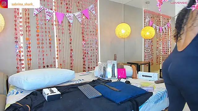 sabrina shark  online show from 02/07/26, 02:04