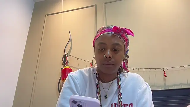 ChocolateCakeQueen online show from 03/02/25, 11:42