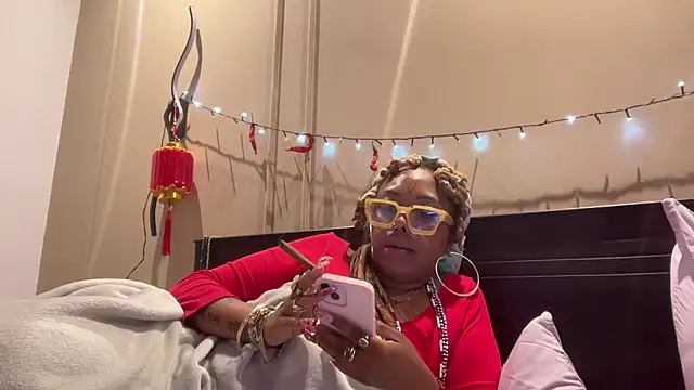 ChocolateCakeQueen online show from 03/07/25, 04:13