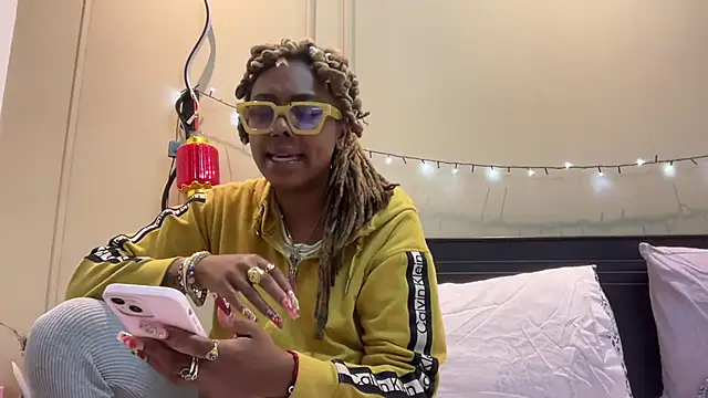 ChocolateCakeQueen online show from 03/09/25, 05:44