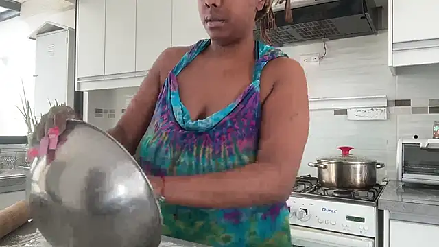 ChocolateCakeQueen online show from 09/15/25, 07:14