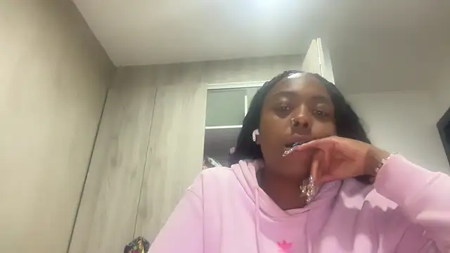 ChocolateCakeQueen online show from 03/10/26, 12:37