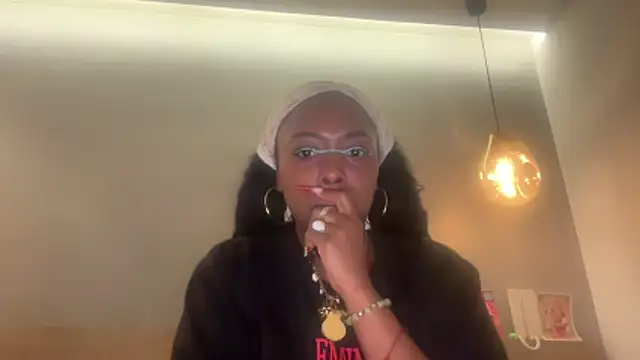 Snapshot of ChocolateCakeQueen chatting on 05/01/26, 03:55 ChocolateCakeQueen online show from 05/01/26, 03:55