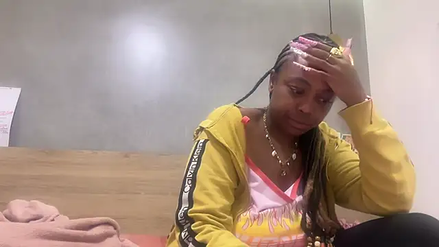 Snapshot of ChocolateCakeQueen chatting on 05/19/26, 03:35 ChocolateCakeQueen online show from 05/19/26, 03:35
