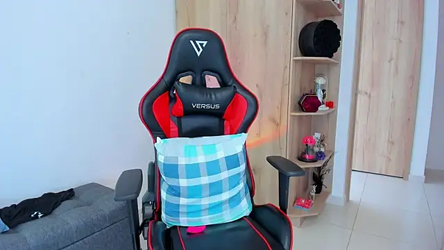  amanda seyfried19 online show from 02/04/26, 03:51