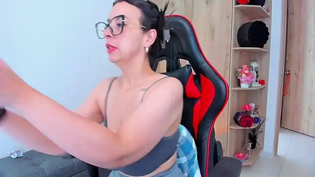  amanda seyfried19 online show from 03/28/26, 05:45