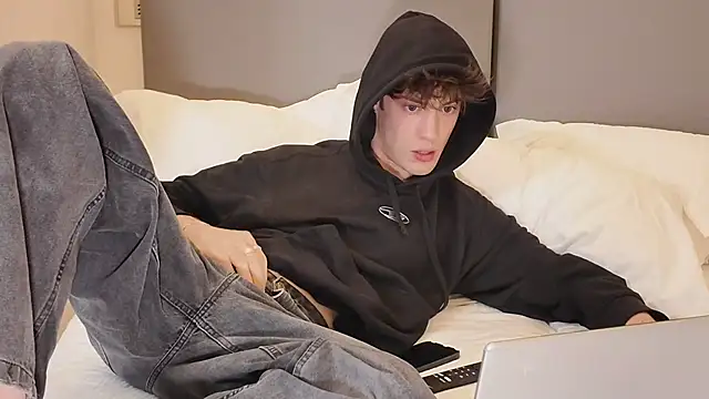 twinkyjd  online show from 04/12/26, 04:12