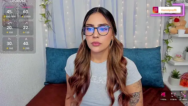 HazzelGray online show from 03/31/26, 01:44