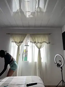 hannahb-e online show from 09/11/25, 03:12