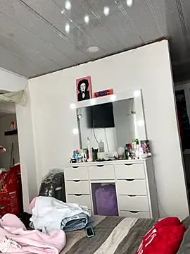 hannahb-e online show from 09/12/25, 04:07