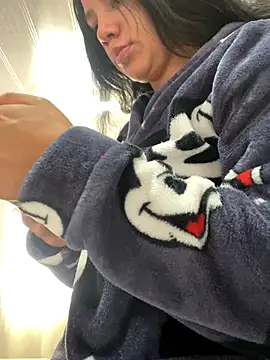 hannahb-e online show from 11/12/25, 06:52