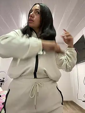 hannahb-e online show from 02/09/26, 10:03