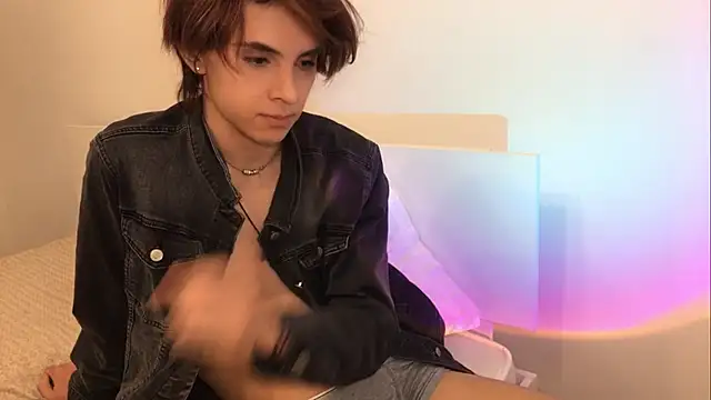 Snapshot of k0sta_ chatting on 12/13/24, 10:13 k0sta online show from 12/13/24, 10:13