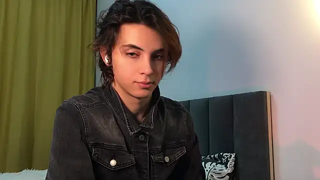 Snapshot of k0sta_ chatting on 01/17/25, 10:23 k0sta online show from 01/17/25, 10:23