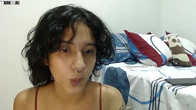 Snapshot of AlinaWoolf_ chatting on 10/03/25, 02:52 AlinaWoolf  online show from 10/03/25, 02:52