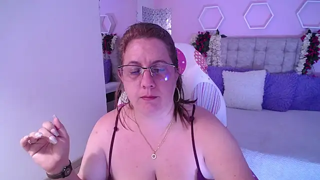 Snapshot of katie_joness_ chatting on 01/05/25, 03:45 katie joness  online show from 01/05/25, 03:45